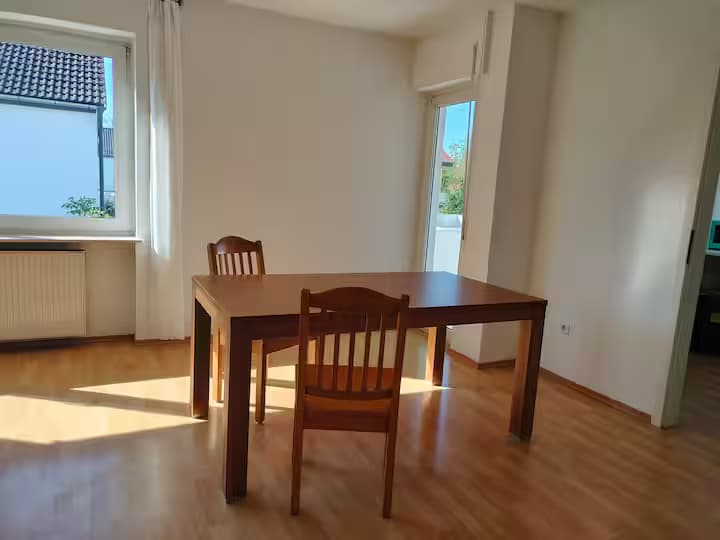 K-4 - Gemütliche, möblierte 2,5-Zimmer Wohnung mit Balkon Bild 4